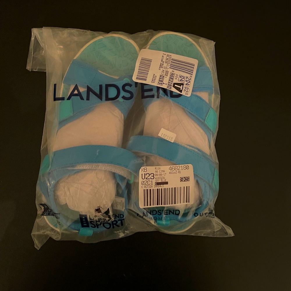 NWT LandsEnd Kids Water Shoes Sky Blue Sz 6